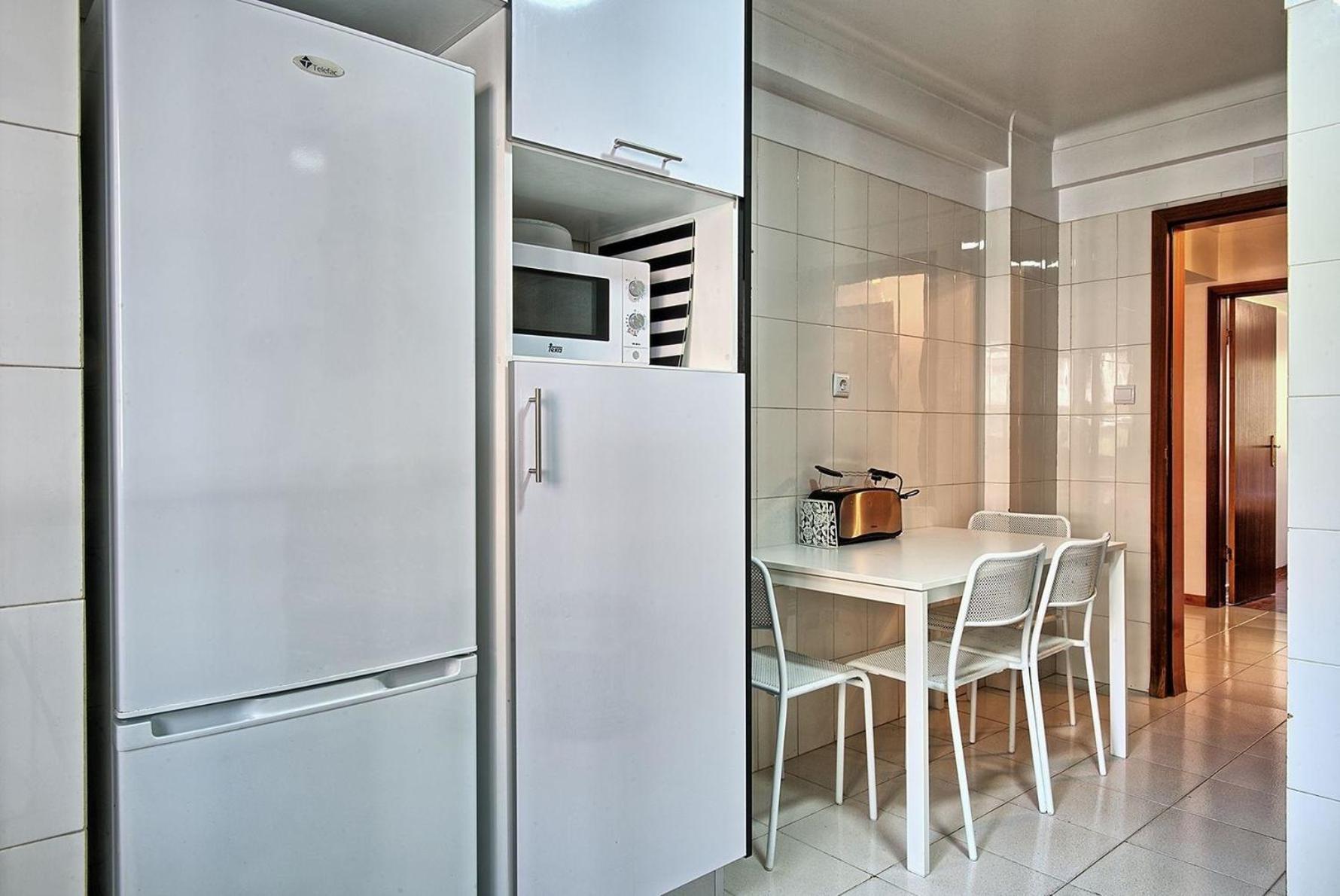 Studio Fuer 7 Personen Und 1 Kind In Moscavide, Regio De Costa De