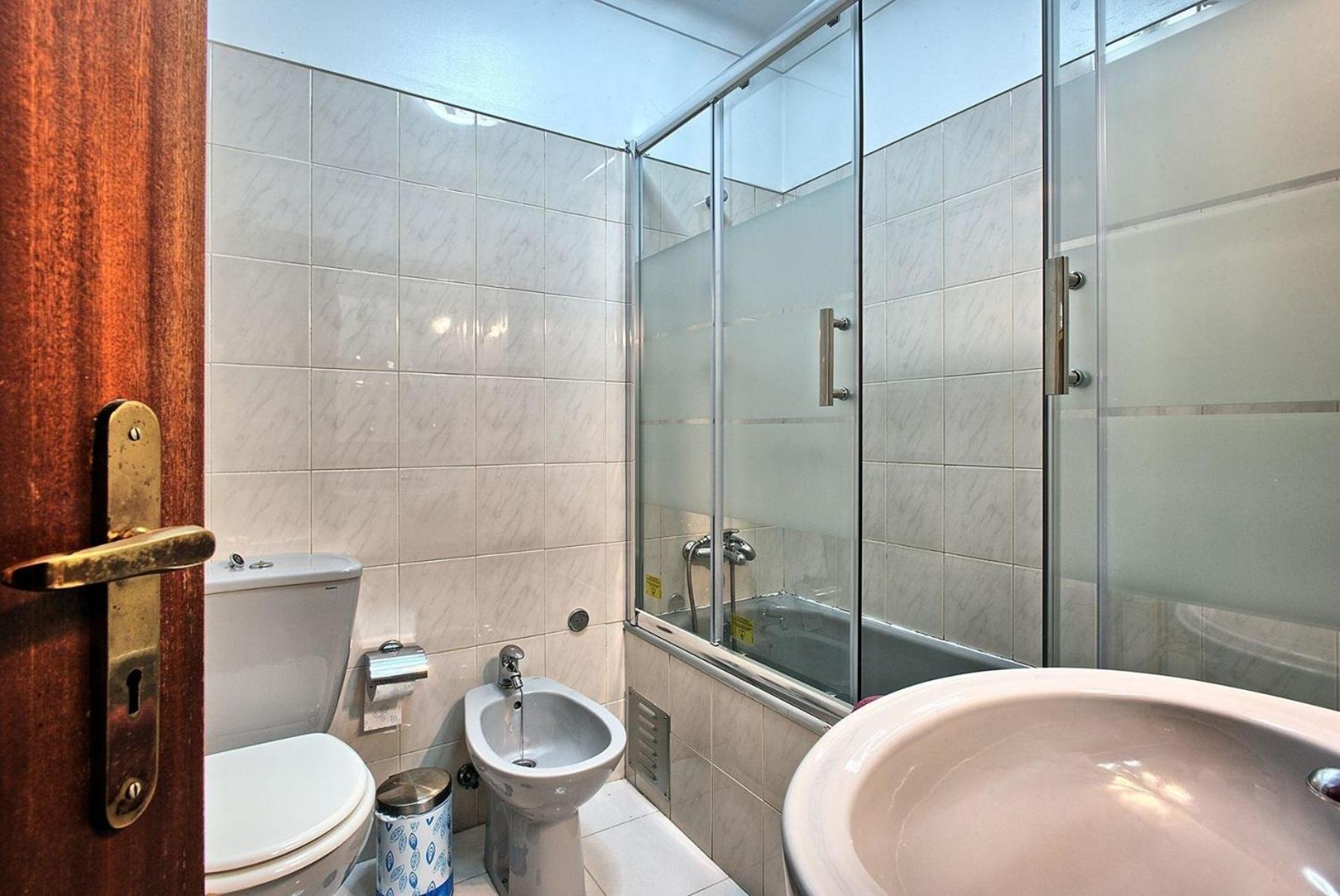 Studio Fuer 7 Personen Und 1 Kind In Moscavide, Regio De Costa De *