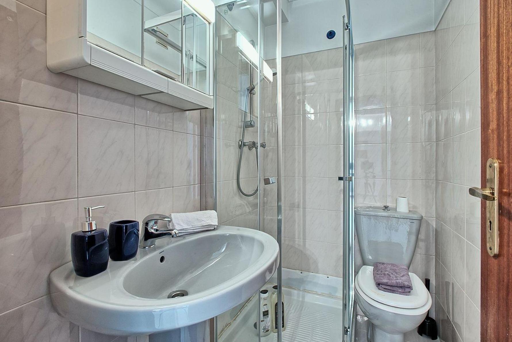 Studio Fuer 7 Personen Und 1 Kind In Moscavide, Regio De Costa De Lissabon