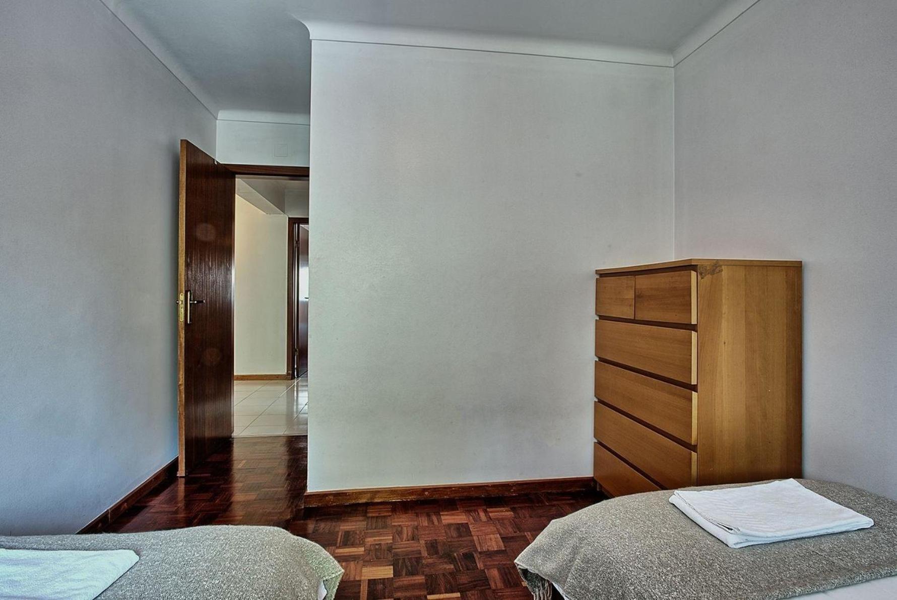 Studio Fuer 7 Personen Und 1 Kind In Moscavide, Regio De Costa De Apartment