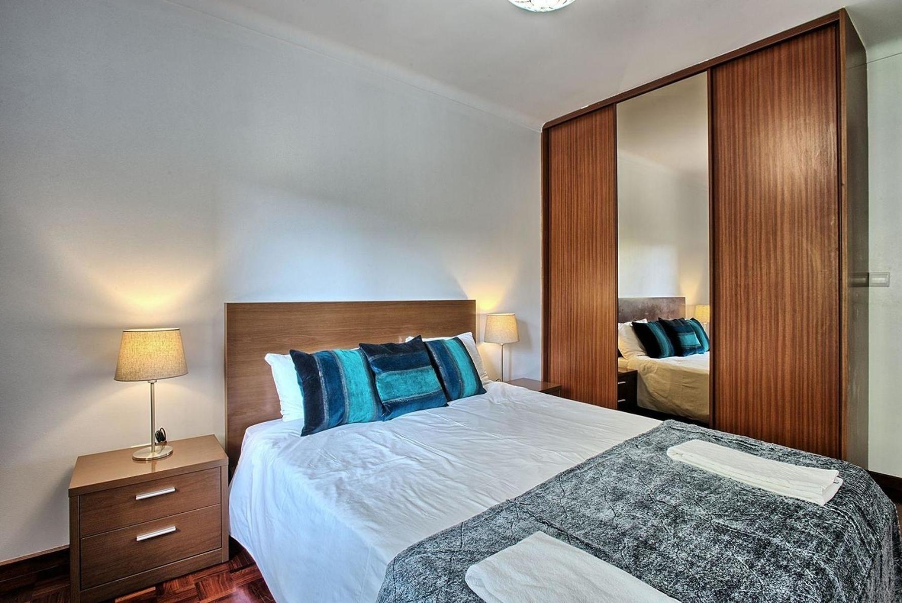 Studio Fuer 7 Personen Und 1 Kind In Moscavide, Regio De Costa De Lissabon