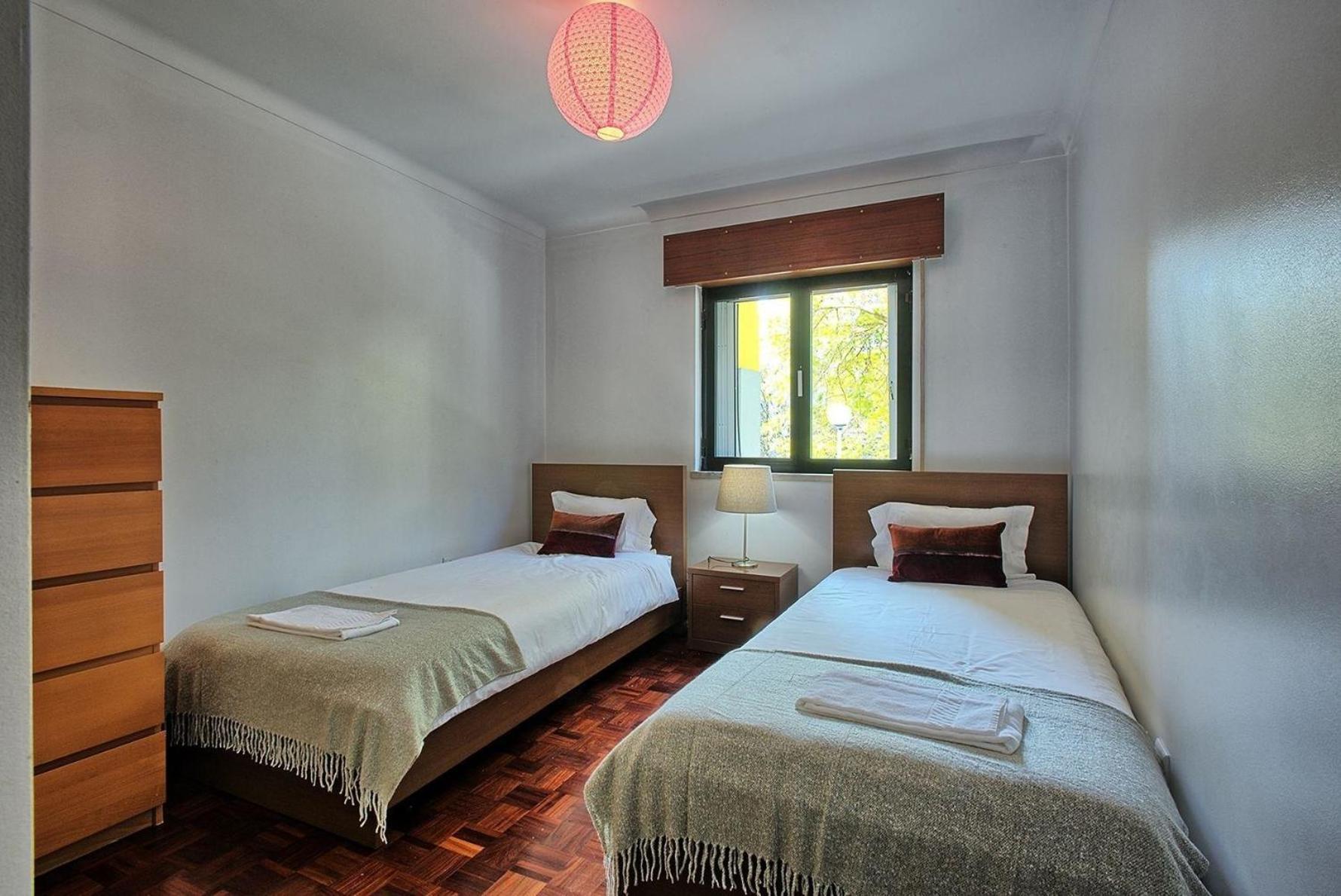 Studio Fuer 7 Personen Und 1 Kind In Moscavide, Regio De Costa De Apartment Lissabon